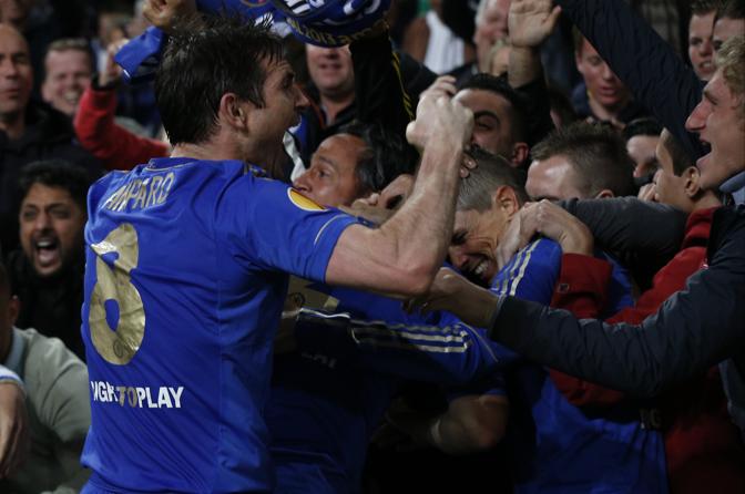 Lampard esulta con i suoi tifosi. Ap
